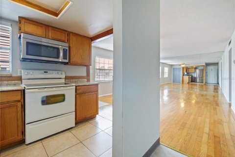 Condo in Winter Park, Florida, 1 bedroom  № 1847421 - photo 2