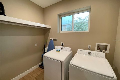Touwnhouse à vendre à Kissimmee, Floride: 4 chambres, 218.88 m2 № 2299262 - photo 15