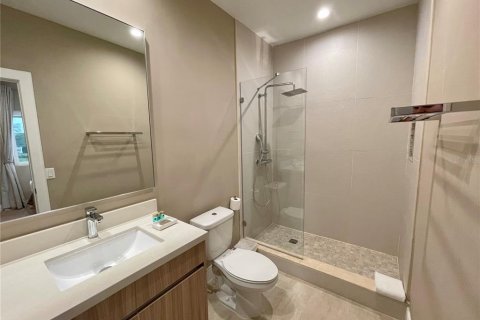 Touwnhouse à vendre à Kissimmee, Floride: 4 chambres, 218.88 m2 № 2299262 - photo 13