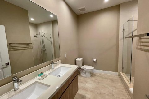 Touwnhouse à vendre à Kissimmee, Floride: 4 chambres, 218.88 m2 № 2299262 - photo 21
