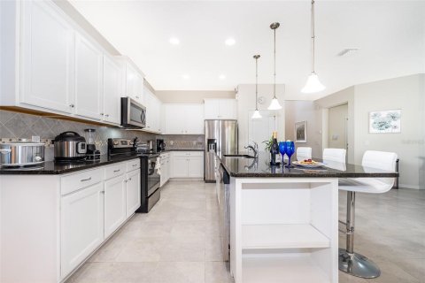 Villa ou maison à vendre à Kissimmee, Floride: 8 chambres, 375.42 m2 № 2321340 - photo 16