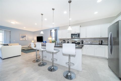 Villa ou maison à vendre à Kissimmee, Floride: 8 chambres, 375.42 m2 № 2321340 - photo 13