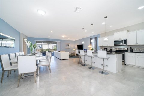 Villa ou maison à vendre à Kissimmee, Floride: 8 chambres, 375.42 m2 № 2321340 - photo 12