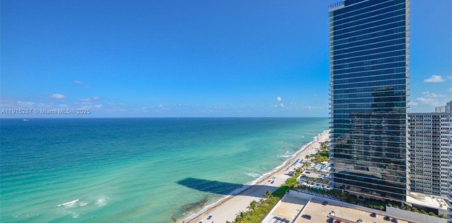 Condo in Hallandale Beach, Florida, 1 bedroom  № 1971420