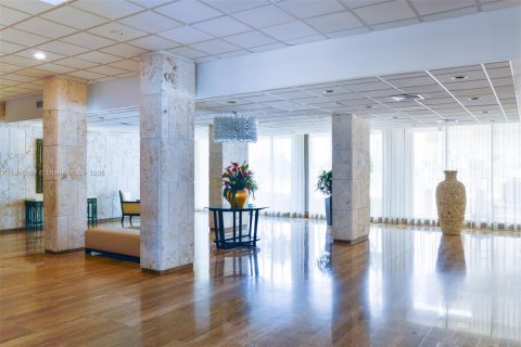 Condo in Hallandale Beach, Florida, 1 bedroom  № 1971420 - photo 26