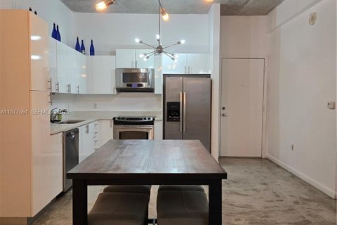 Condo in Miami, Florida, 1 bedroom  № 2035729