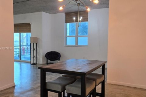 Condo in Miami, Florida, 1 bedroom  № 2035729 - photo 5