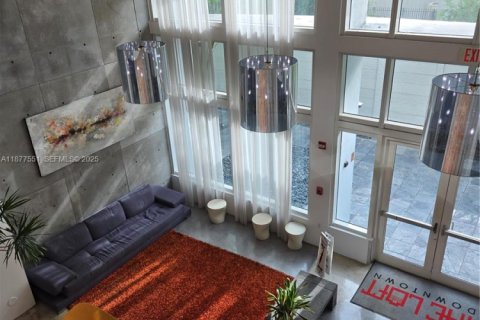 Condo in Miami, Florida, 1 bedroom  № 2035729 - photo 26