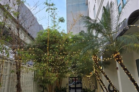 Condo in Miami, Florida, 1 bedroom  № 2035729 - photo 22