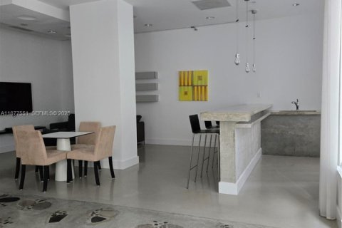 Condo in Miami, Florida, 1 bedroom  № 2035729 - photo 30