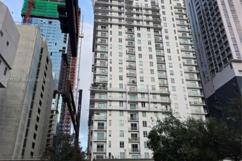 Condo in Miami, Florida, 1 bedroom  № 2035729 - photo 24