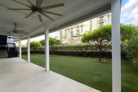 Immobilier commercial à vendre à Miami, Floride № 1954250 - photo 3