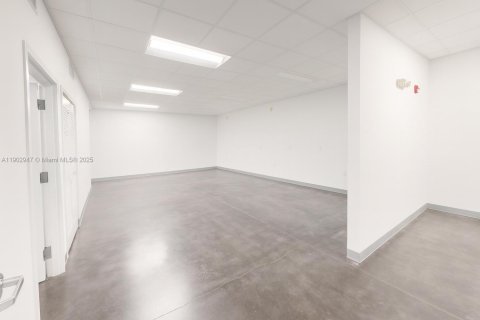 Immobilier commercial à vendre à Miami, Floride № 1954250 - photo 8