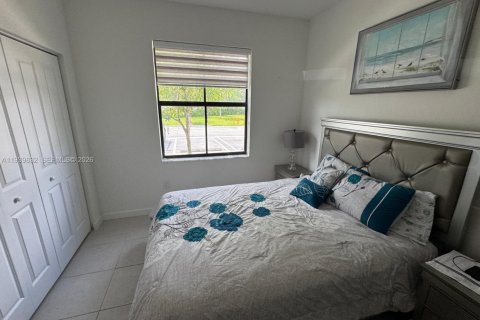 Touwnhouse à vendre à Miami, Floride: 3 chambres, 116.69 m2 № 1997948 - photo 7