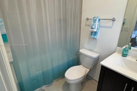 Touwnhouse à vendre à Miami, Floride: 3 chambres, 116.69 m2 № 1997948 - photo 3