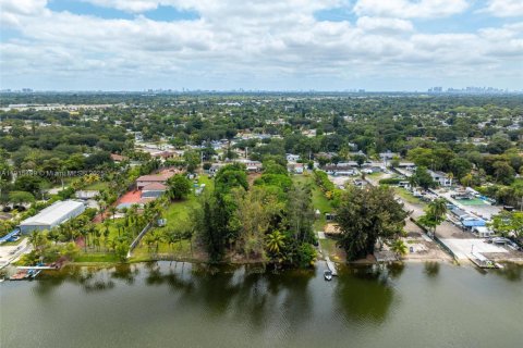 Villa ou maison à vendre à Miami, Floride: 5 chambres, 403.75 m2 № 2054465 - photo 21
