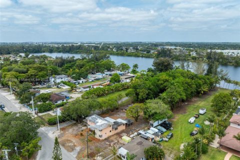Villa ou maison à vendre à Miami, Floride: 5 chambres, 403.75 m2 № 2054465 - photo 7