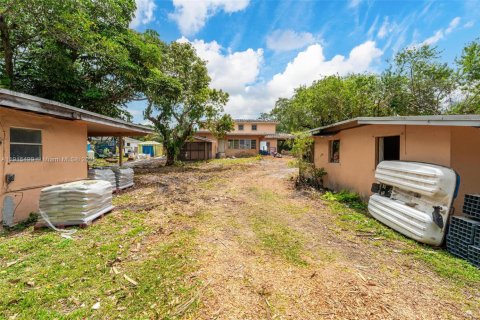 Villa ou maison à vendre à Miami, Floride: 5 chambres, 403.75 m2 № 2054465 - photo 28