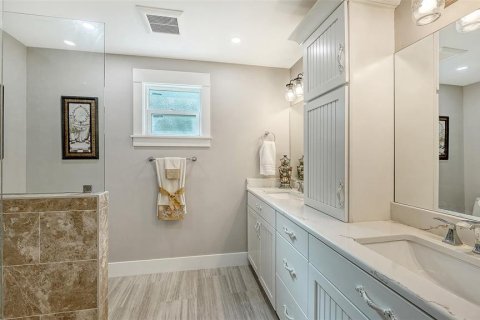 House in Sarasota, Florida 3 bedrooms, 250.84 sq.m. № 2313259 - photo 23