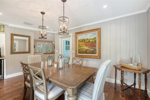 House in Sarasota, Florida 3 bedrooms, 250.84 sq.m. № 2313259 - photo 13