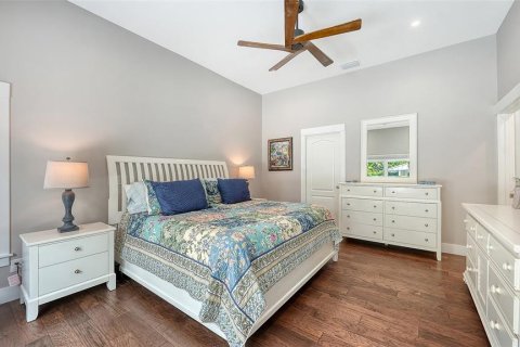House in Sarasota, Florida 3 bedrooms, 250.84 sq.m. № 2313259 - photo 18