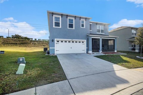House in Tavares, Florida 5 bedrooms, 241.64 sq.m. № 2098855