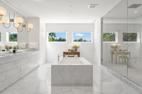 Купить виллу или дом в Корал-Гейблс, Флорида 9 спален, 955.59м2, № 1951586 - фото 15