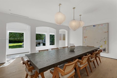 Купить виллу или дом в Корал-Гейблс, Флорида 9 спален, 955.59м2, № 1951586 - фото 11