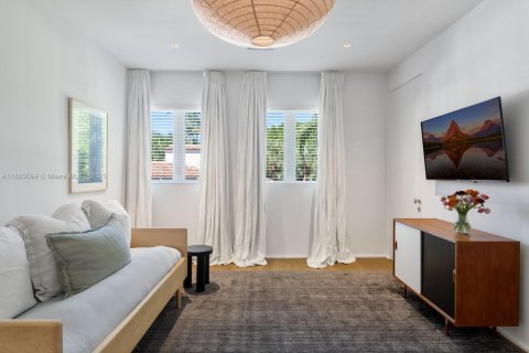 Купить виллу или дом в Корал-Гейблс, Флорида 9 спален, 955.59м2, № 1951586 - фото 27