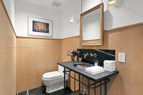 Купить виллу или дом в Корал-Гейблс, Флорида 9 спален, 955.59м2, № 1951586 - фото 12