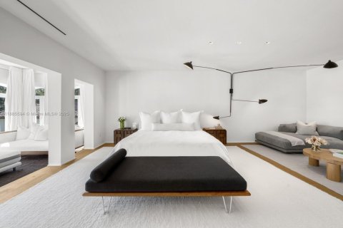 Купить виллу или дом в Корал-Гейблс, Флорида 9 спален, 955.59м2, № 1951586 - фото 13