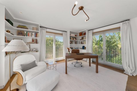 Купить виллу или дом в Корал-Гейблс, Флорида 9 спален, 955.59м2, № 1951586 - фото 18