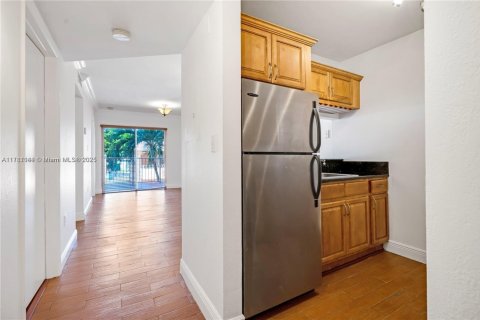 Appartement à louer à Miami, Floride: 2 chambres, 67.91 m2 № 1862488 - photo 2