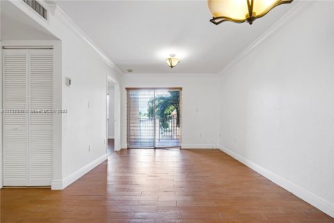 Appartement à louer à Miami, Floride: 2 chambres, 67.91 m2 № 1862488 - photo 5
