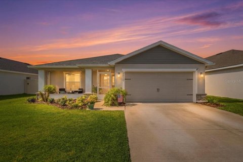 House in Winter Haven, Florida 4 bedrooms, 168.99 sq.m. № 2215778