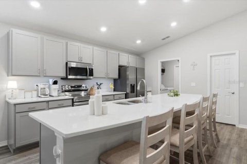 House in Winter Haven, Florida 4 bedrooms, 168.99 sq.m. № 2215778 - photo 9