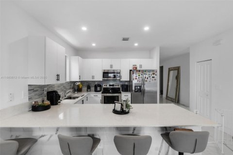 Villa ou maison à vendre à Homestead, Floride: 4 chambres, 176.05 m2 № 1889132 - photo 14