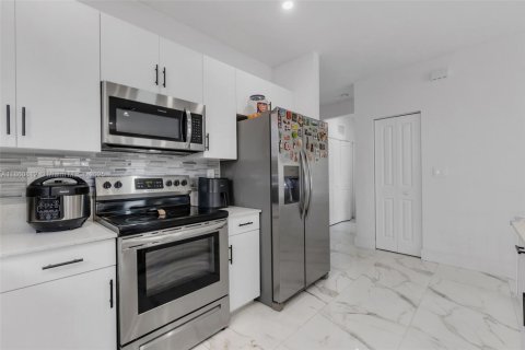 Villa ou maison à vendre à Homestead, Floride: 4 chambres, 176.05 m2 № 1889132 - photo 17