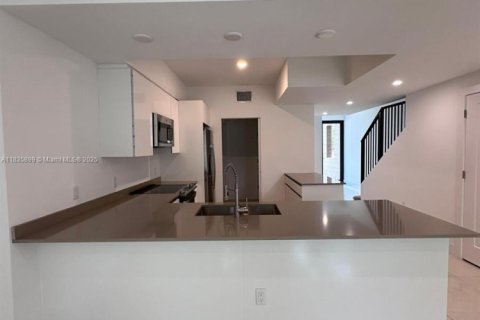 Adosado en venta en Dania Beach, Florida, 3 dormitorios, 146.97 m2 № 1935131 - foto 13