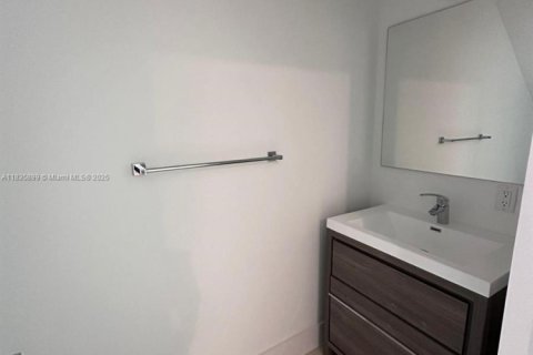 Adosado en venta en Dania Beach, Florida, 3 dormitorios, 146.97 m2 № 1935131 - foto 18