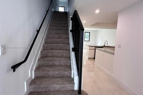 Adosado en venta en Dania Beach, Florida, 3 dormitorios, 146.97 m2 № 1935131 - foto 12