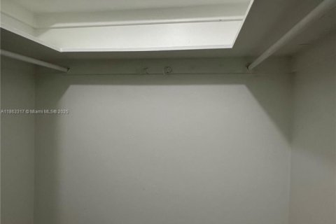 Apartment in Fort Lauderdale, Florida 1 bedroom № 1889764 - photo 25