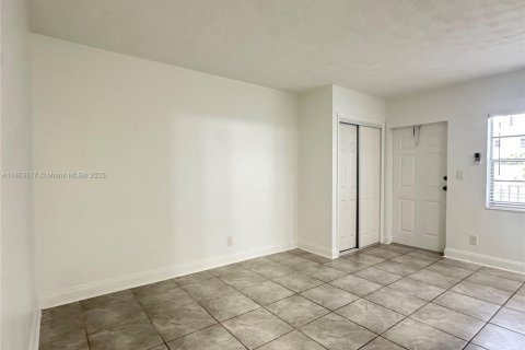 Apartment in Fort Lauderdale, Florida 1 bedroom № 1889764 - photo 14