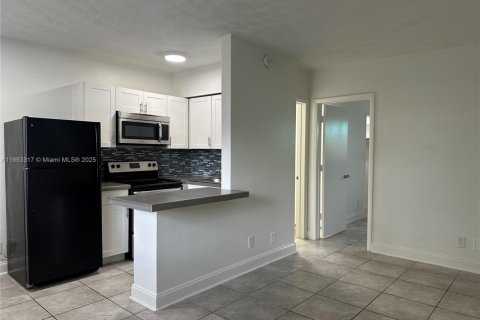 Apartment in Fort Lauderdale, Florida 1 bedroom № 1889764 - photo 3