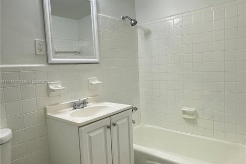 Apartment in Fort Lauderdale, Florida 1 bedroom № 1889764 - photo 16
