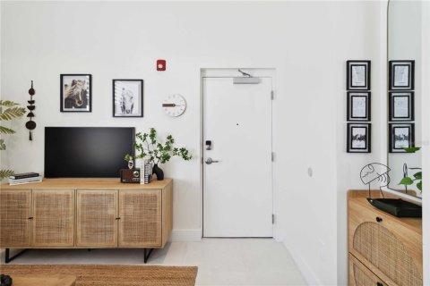 Купить кондоминиум в Сарасота, Флорида 8 комнат, 85.56м2, № 1590316 - фото 2