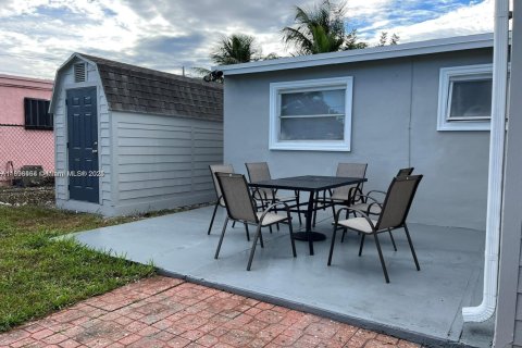 Снять в аренду виллу или дом в Холливуд, Флорида 2 спальни, 123.37м2, № 1948149 - фото 14