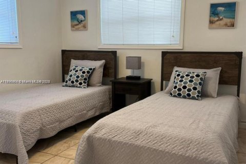 Снять в аренду виллу или дом в Холливуд, Флорида 2 спальни, 123.37м2, № 1948149 - фото 7