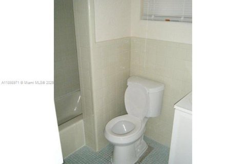 Снять в аренду виллу или дом в Вест-Парк, Флорида 4 спальни, 132.2м2, № 1951020 - фото 5