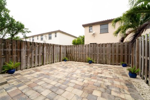 Townhouse in Homestead, Florida 2 bedrooms, 132.11 sq.m. № 2003384 - photo 29